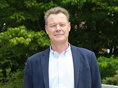 Portrait de Christophe Szymczak, banquier conseil Impact & &eacute;conomie Solidaire