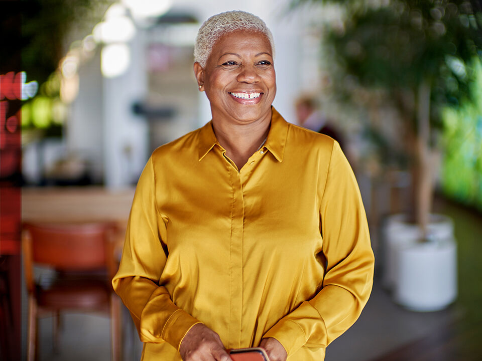 femme professionnelle souriante