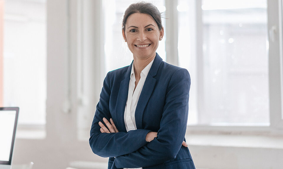 Femme en blazer