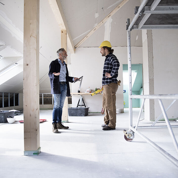 2 hommes chantier d'un bâtiment